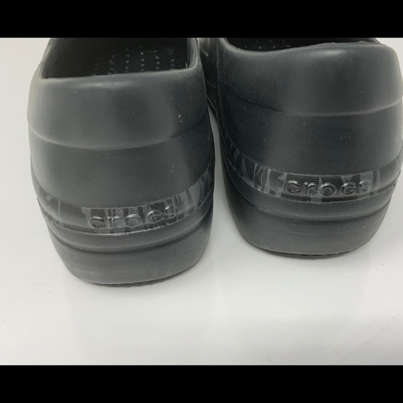 Crocs Flower Pattern - Picture 4 of 7